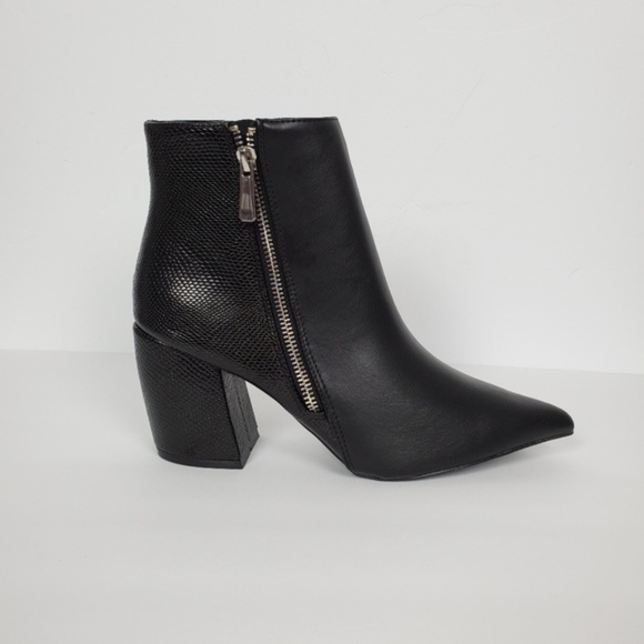 Shoes - Women's Black Pointy Boots